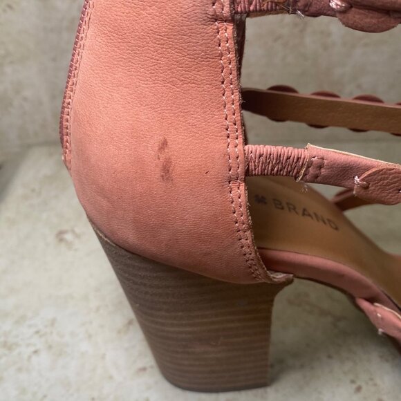 Lucky Brand Lameer Pink Scallop Strappy Block Heel Sandals Fairy Cottage Comfort - Picture 5 of 11